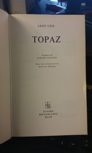 Lion Uris- Topaz