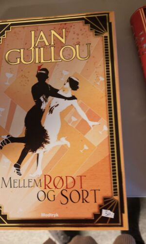 Mellem Rødt Og Sort-Jan Guillou
