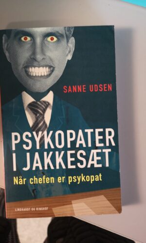 Psykopater I Jakkesæt - Sanne Udsen