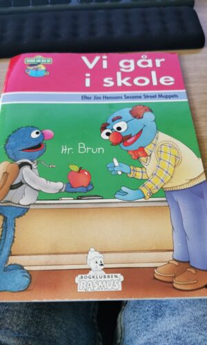 Vi går i skole - Hr Brun
