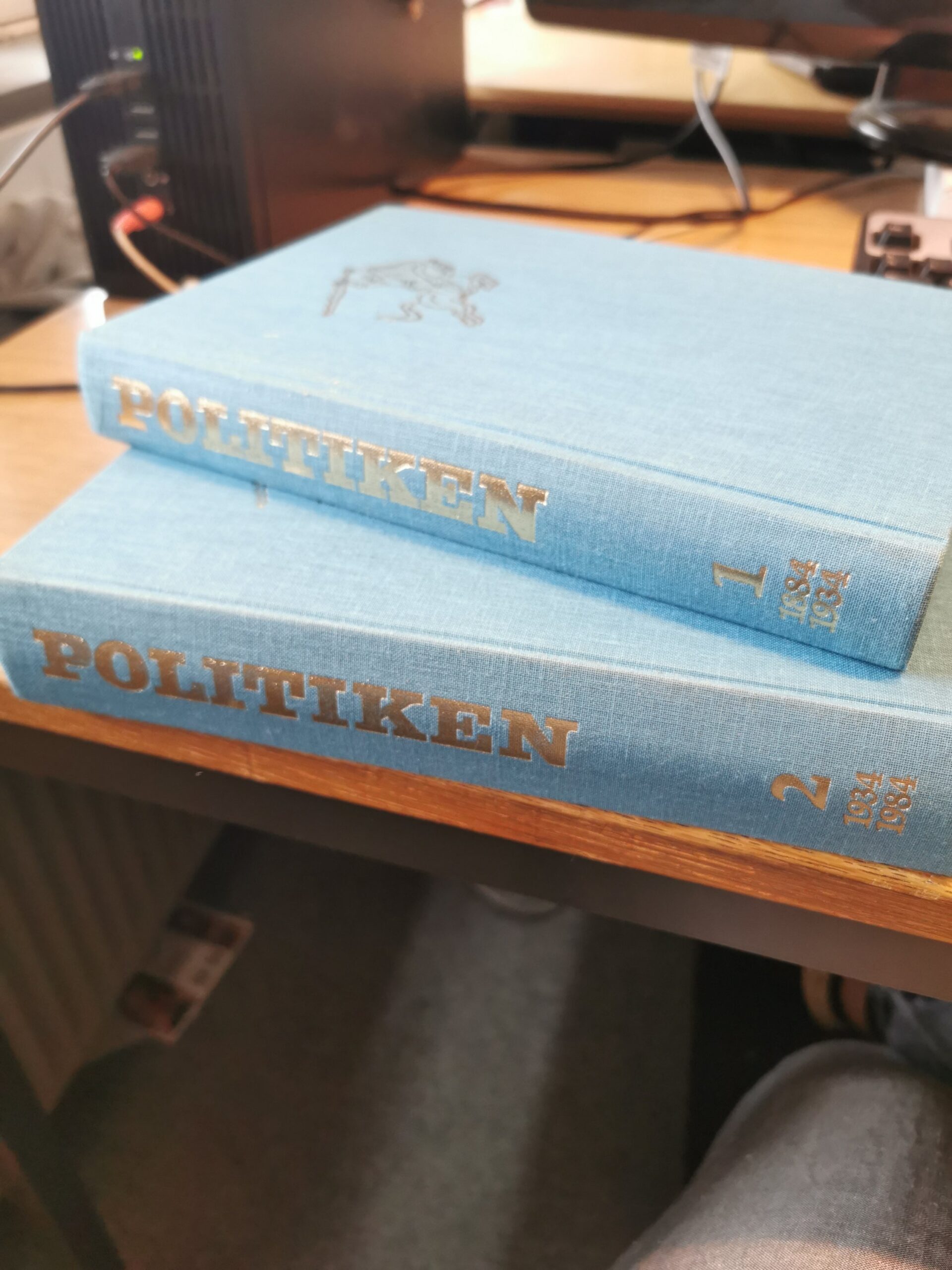 Bo Bramsen: Politikken bind 1 1884-1934 og Politikken bind 2 1934-1984