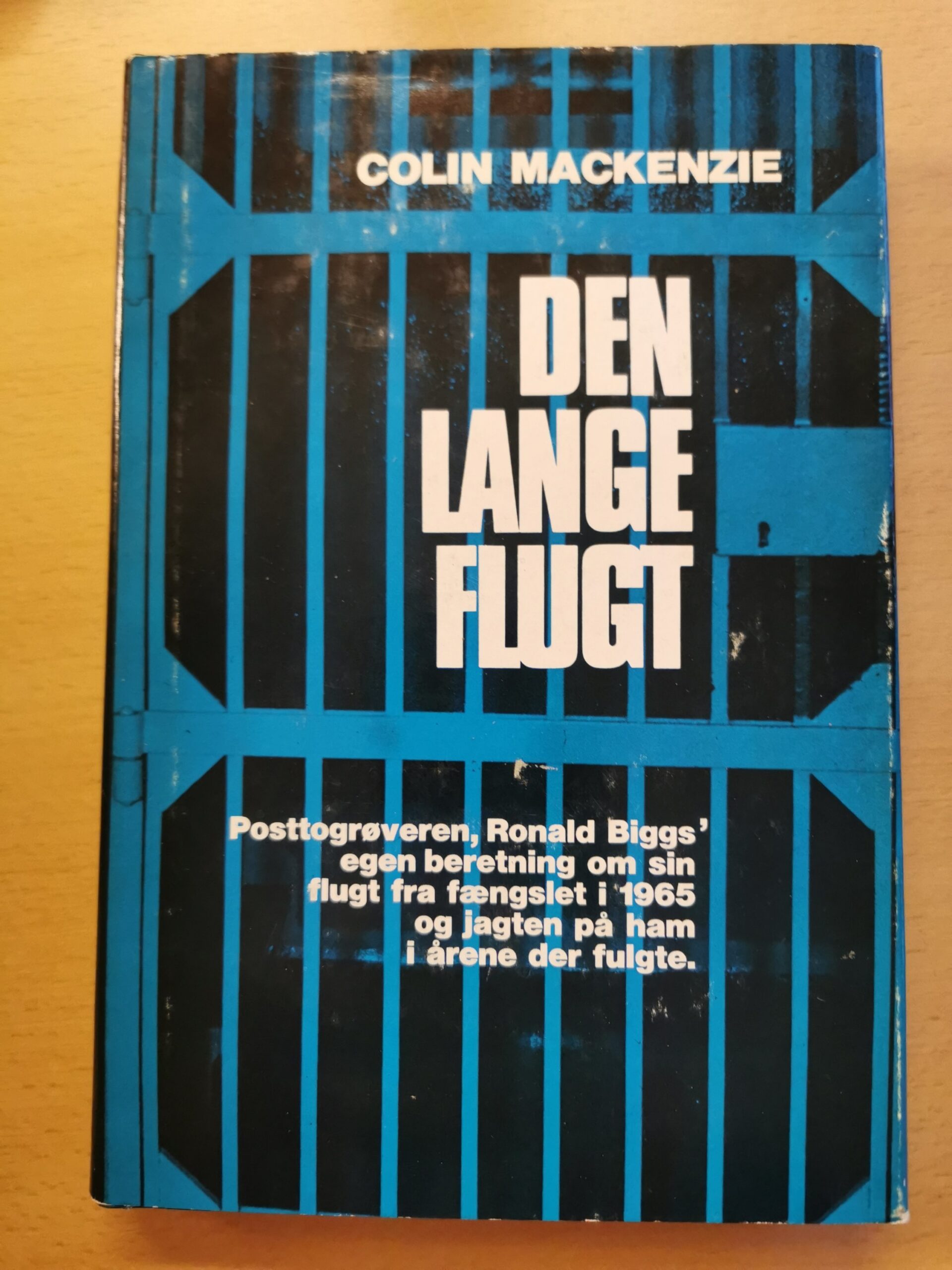 Colin Mackenzie: Den lange flugt