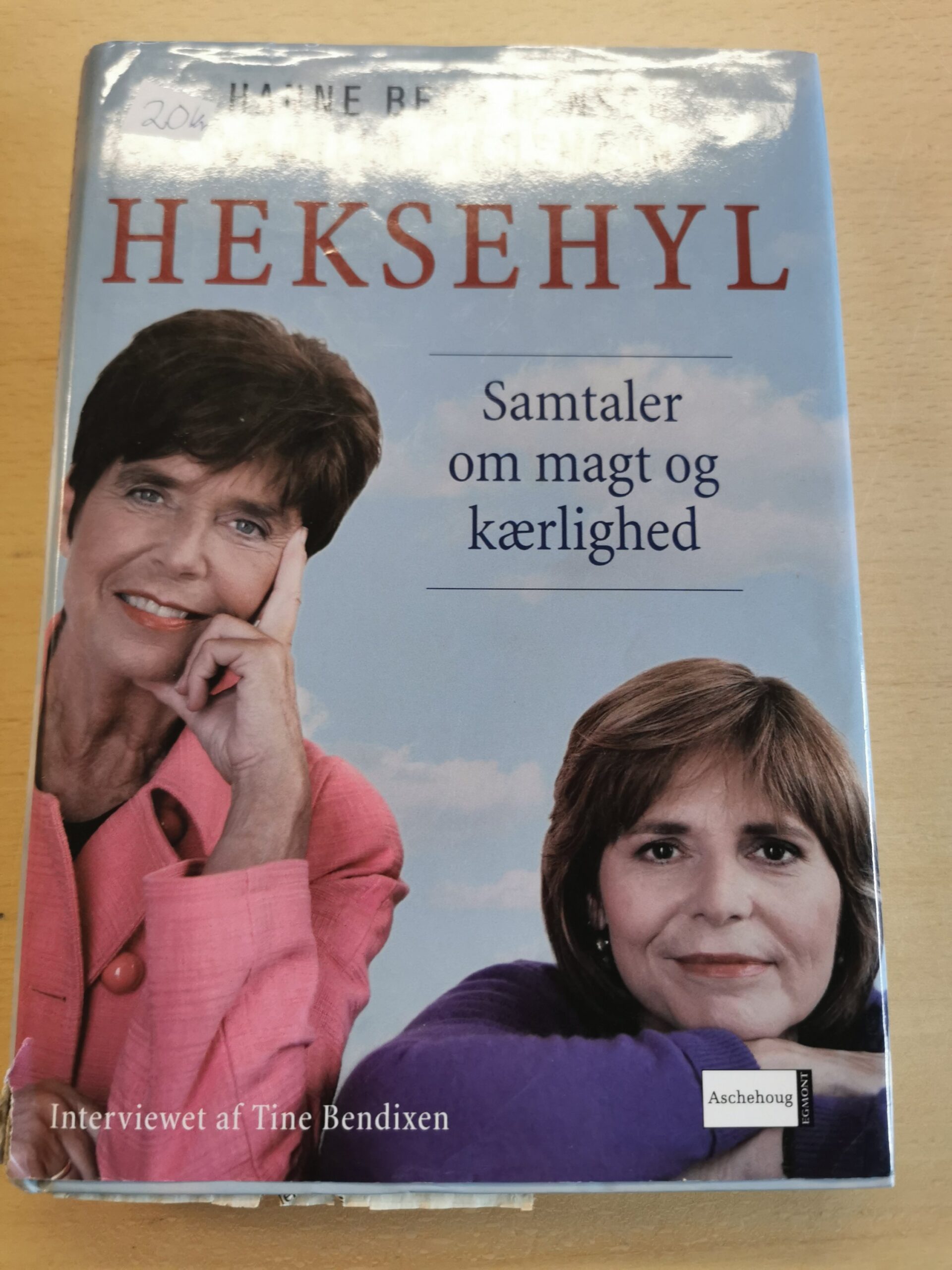 Hanne Bech Hansen og Camilla Lindemann: Heksehyl