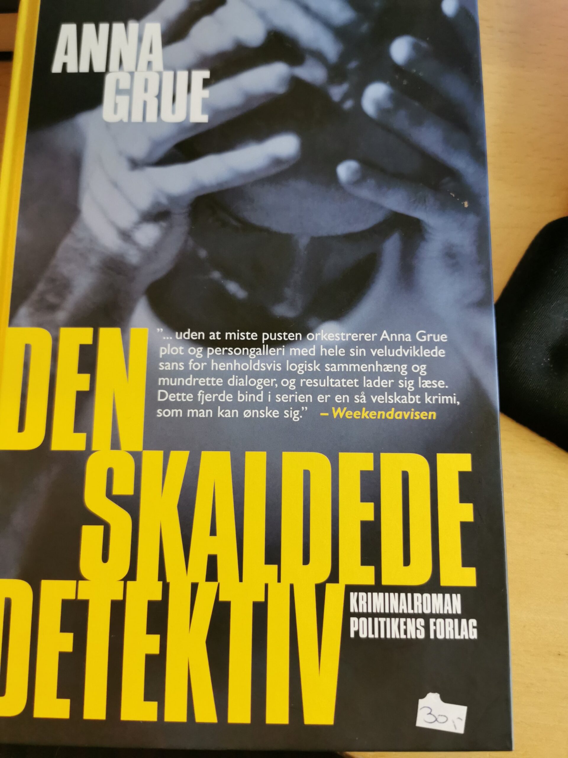 Den skaldede detektiv - Anna Grue