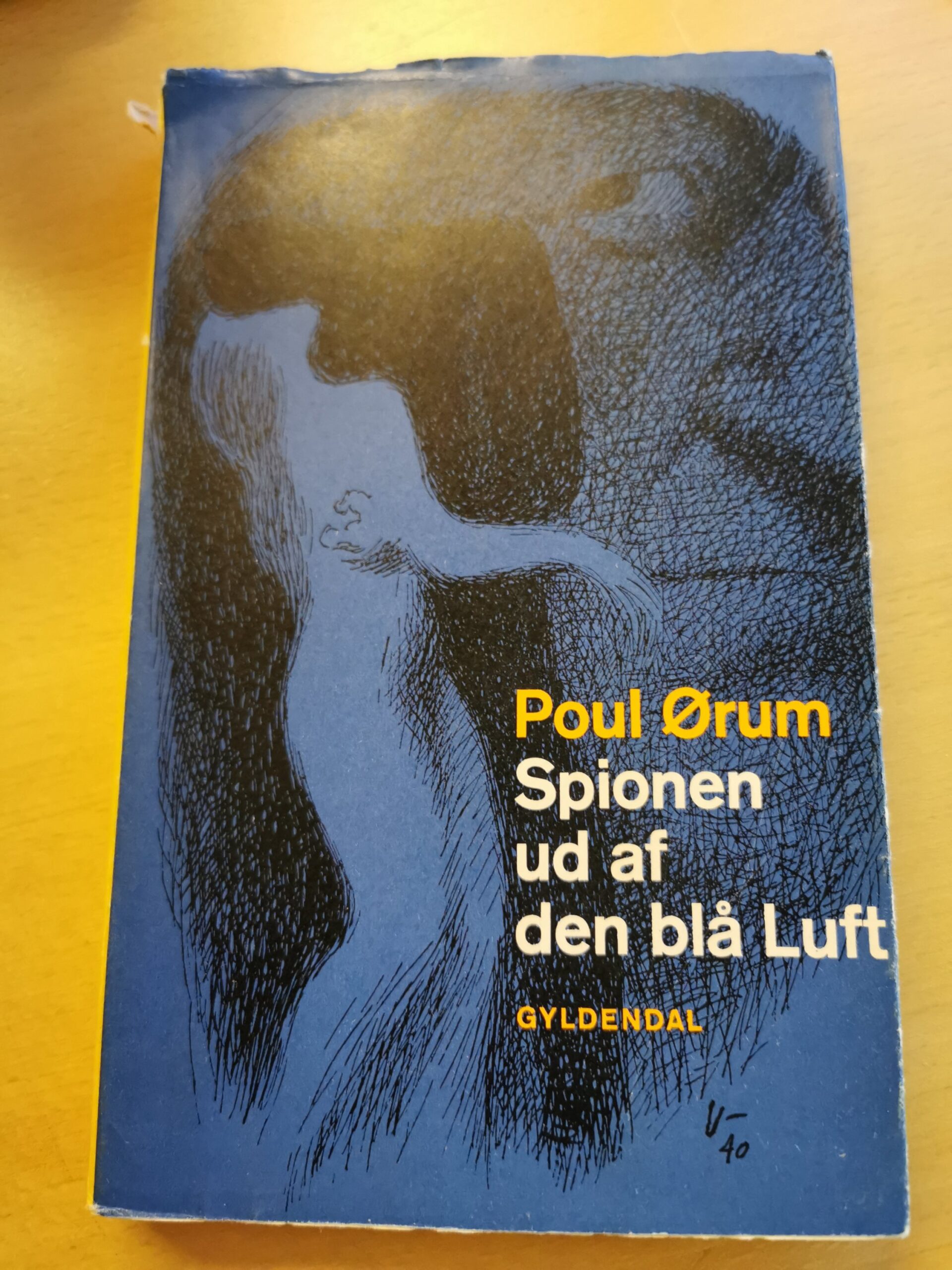 Spionen ud af den blå luft - Poul Ørum - skønlitteratur