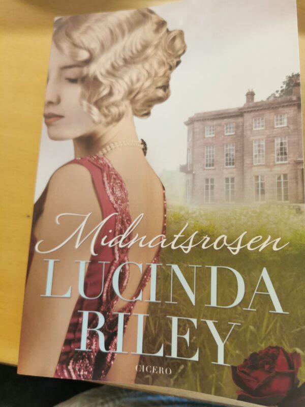 Midnatsrosen - Lucinda Riley