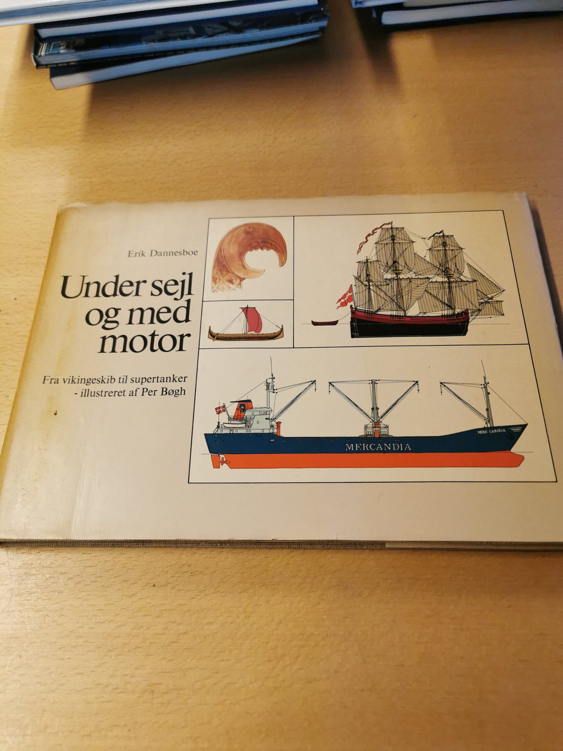 Under sejl og med motor - Erik Dannesboe