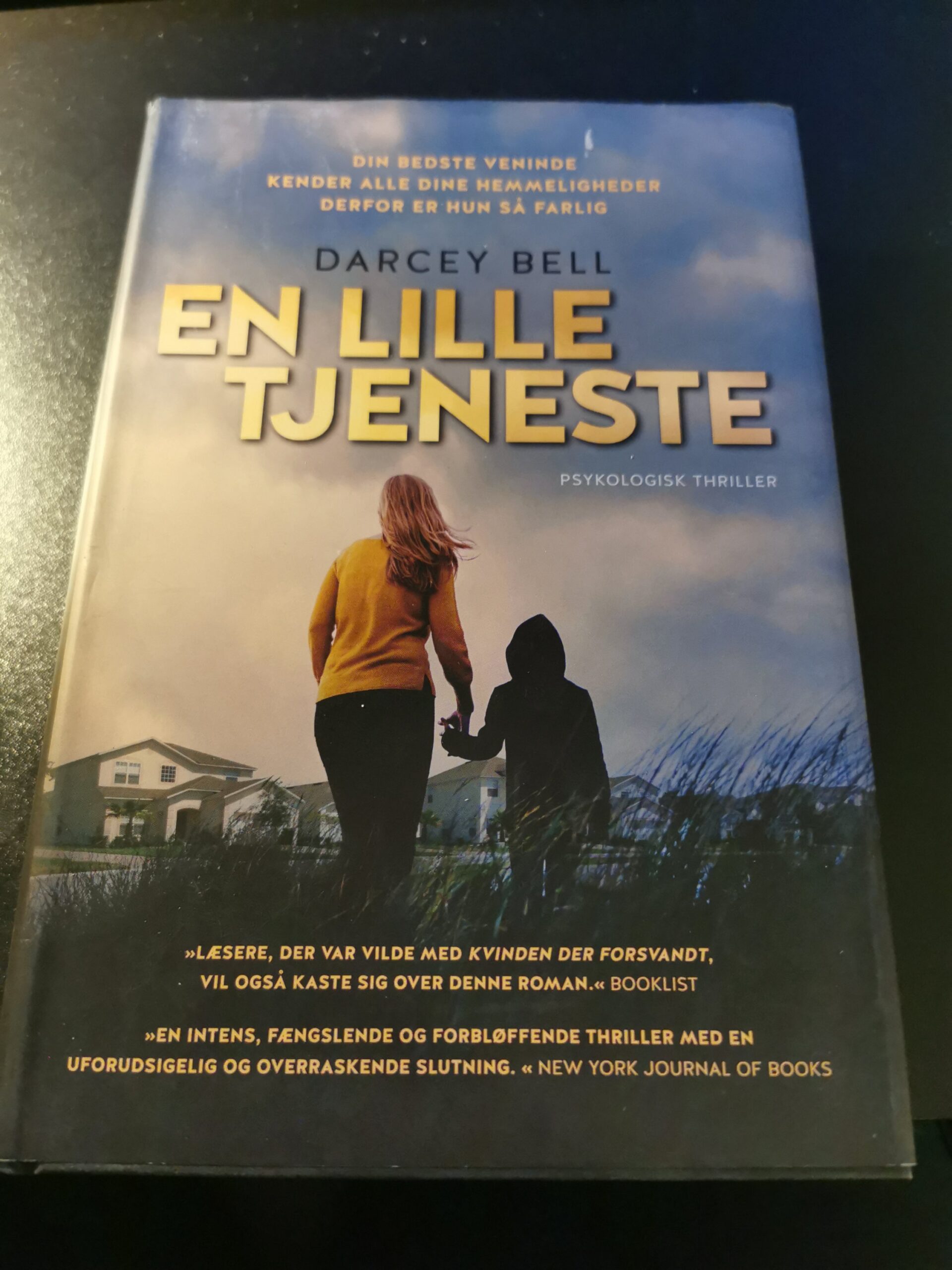 En lille tjeneste - Darcey Bell