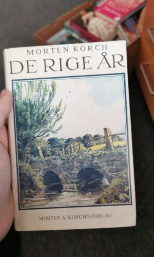 De rige år, Morten Korch