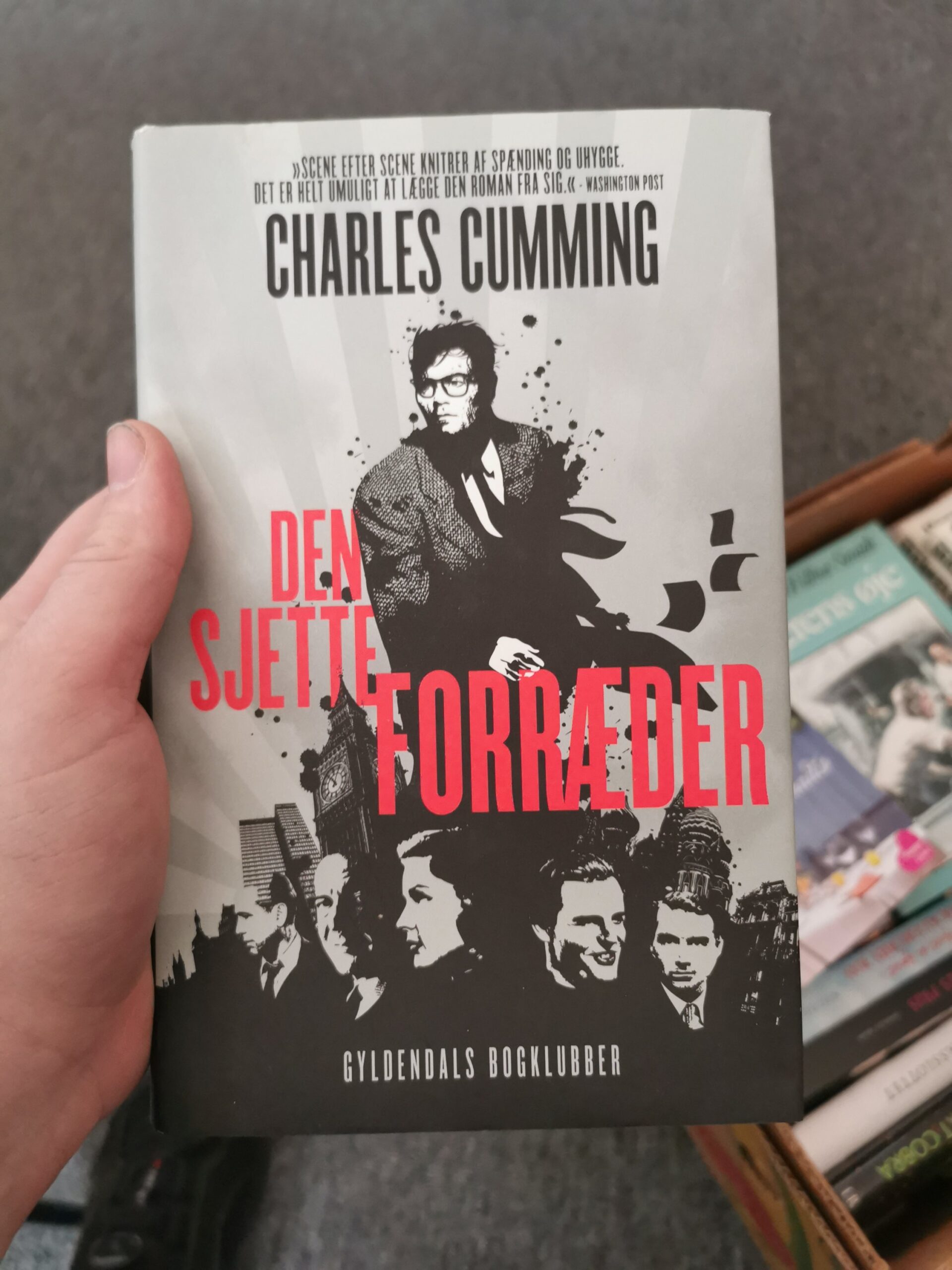 Den sjette forræder, Charles Cumming