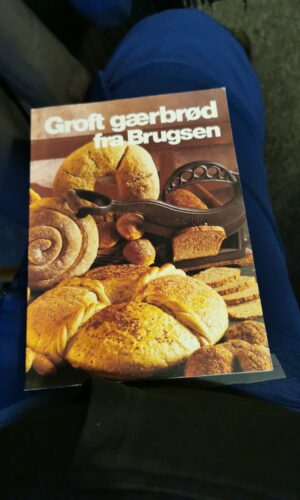 Groft gærbrød fra bageren - Anne Skovgaard-Petersen
