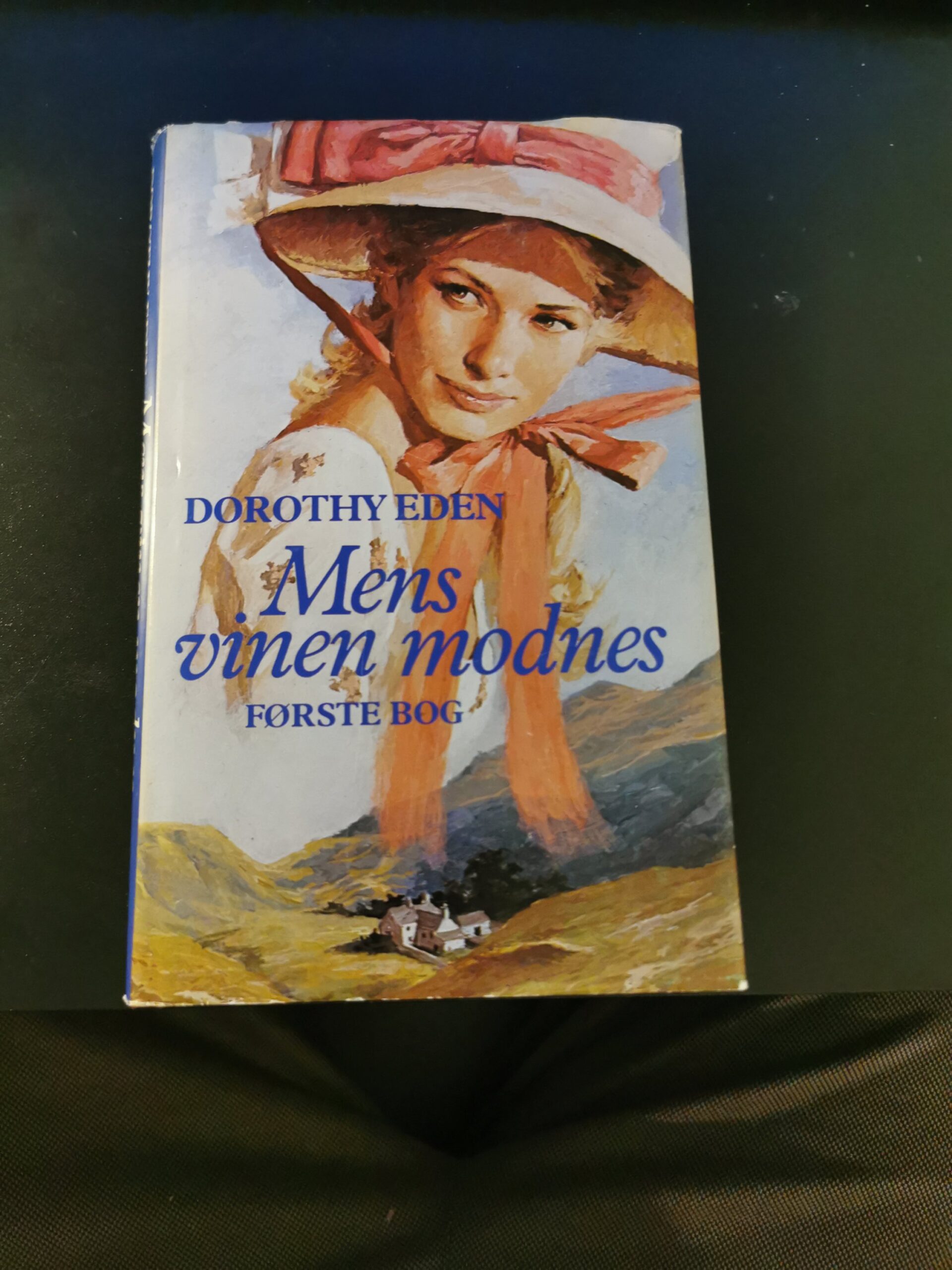 Mens vinen modnes, Dorothy Eden