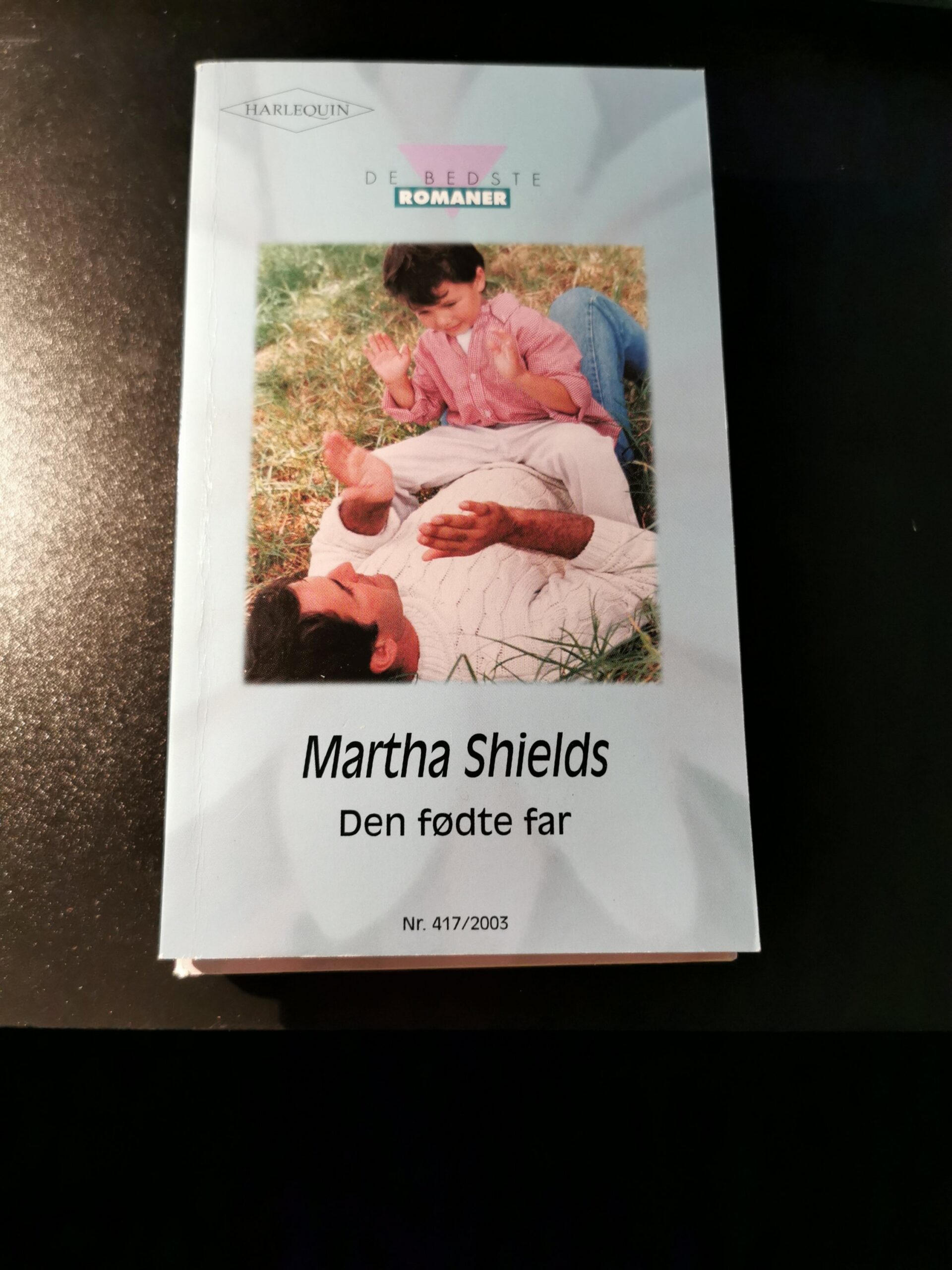 Den fødte far, Martha Shields, Nr. 417/2003