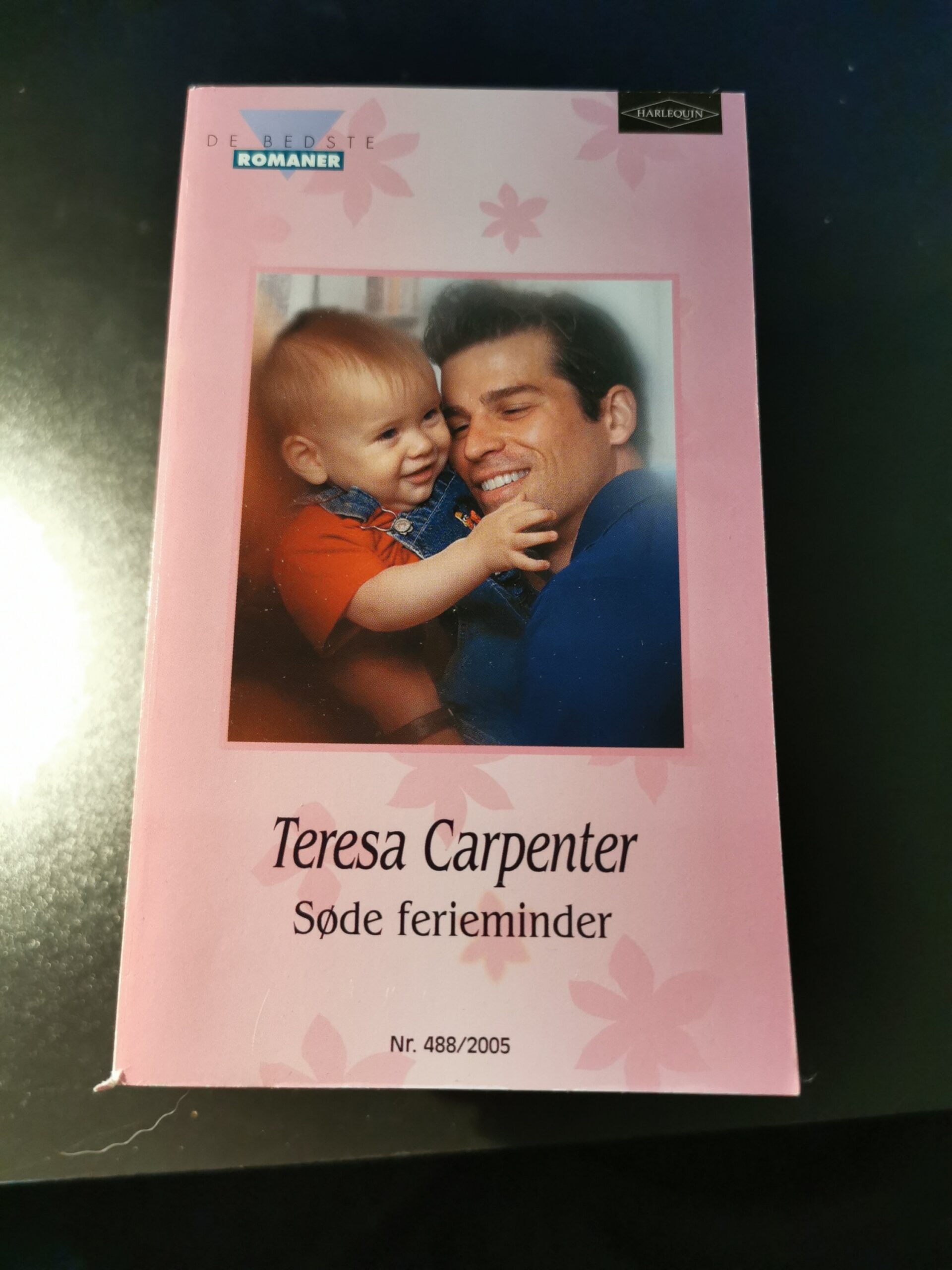 Søde ferieminder, Teresa Carpenter, Nr. 488/2005