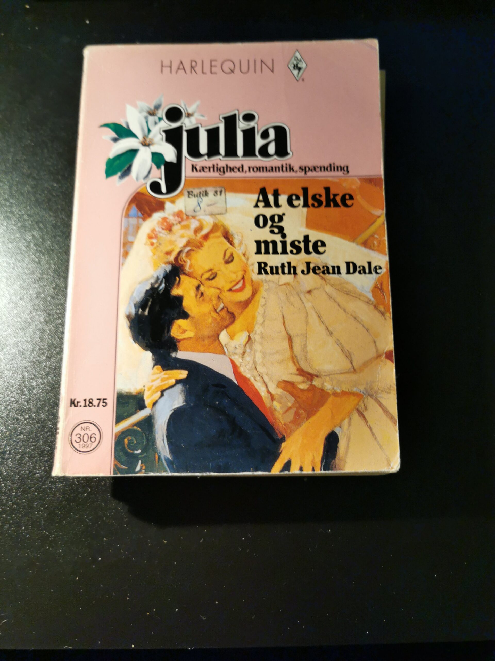 At elske og miste, Ruth Jean Dale, Julia, Nr. 306 / 1997