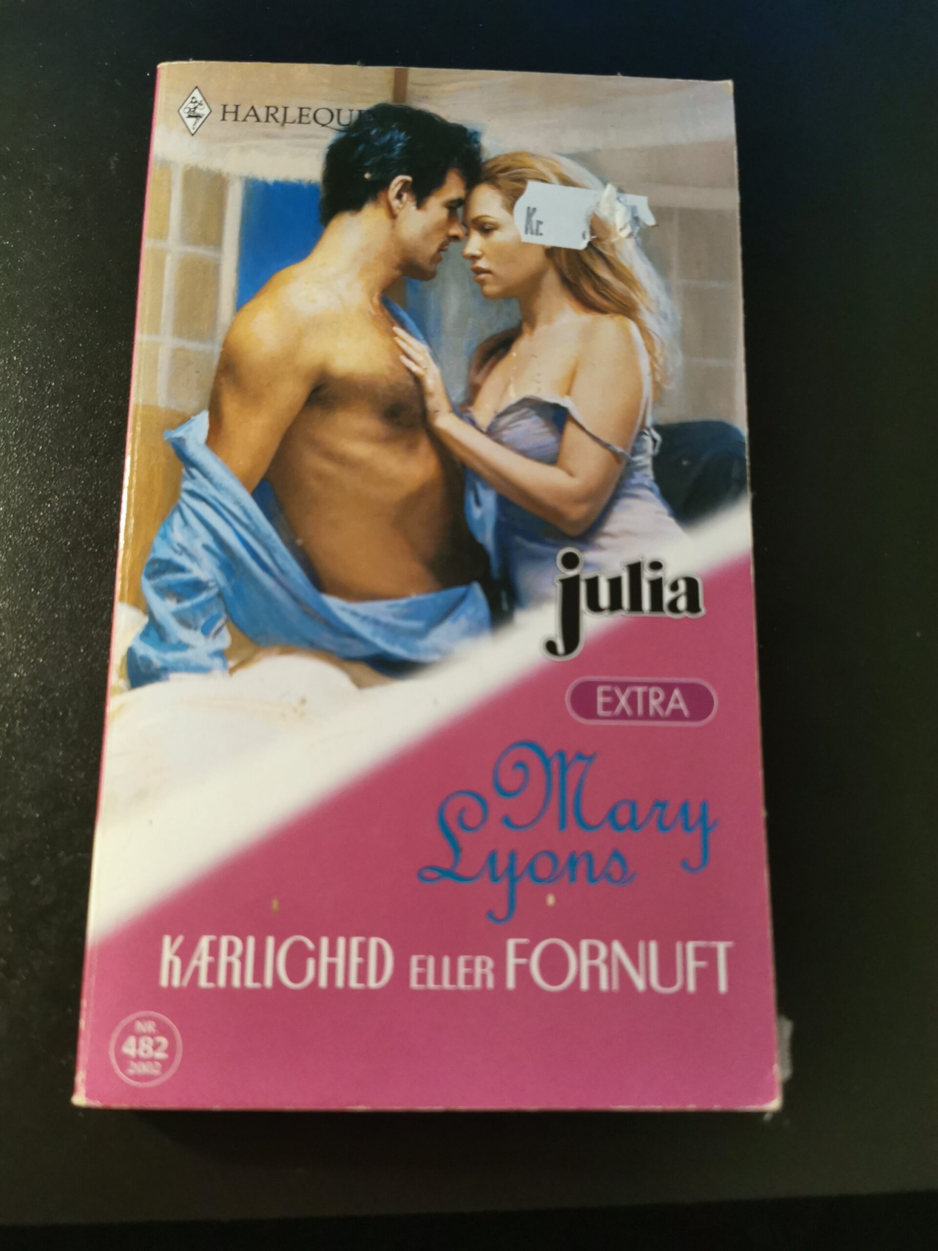 Kærlighed eller fornuft, Mary Lyons, Julia, Harlequin, Nr. 482/2002