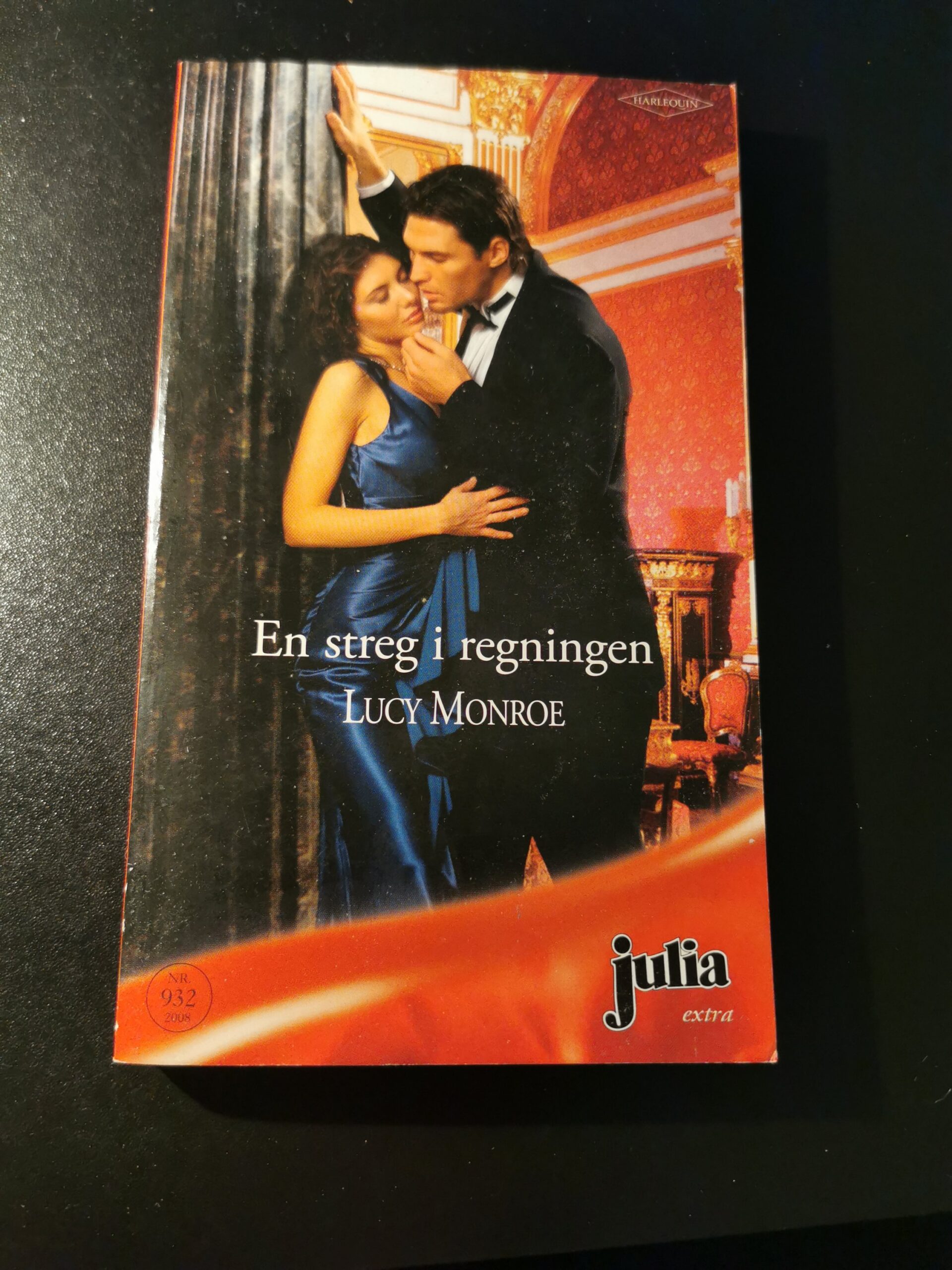 En streg i regningen, Lucy Monroe, Julia, Harlequin, Nr 932/2008