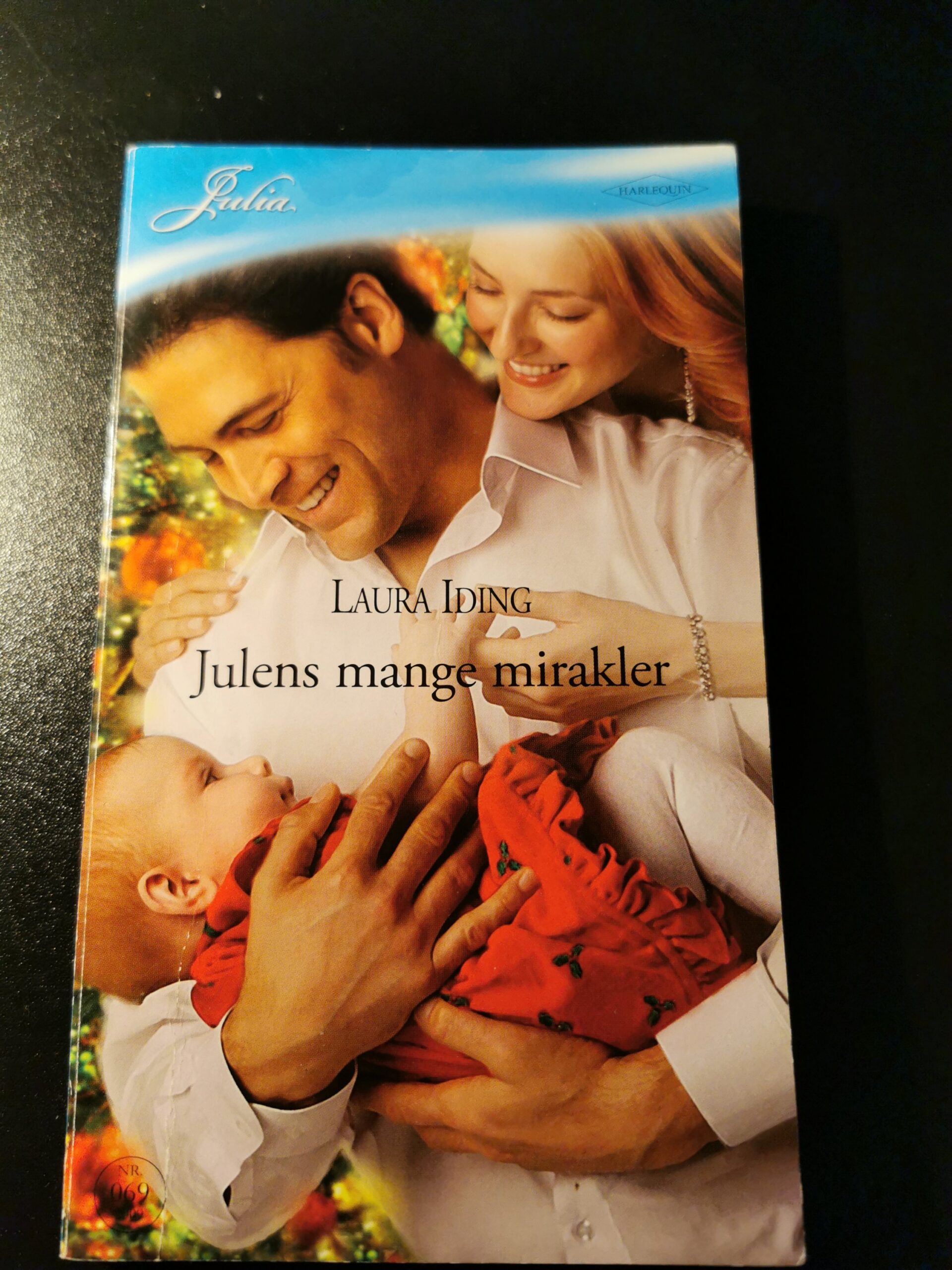 Julens små mirakler, Laura Iding, Julia, Harlequin, Nr 069/2009
