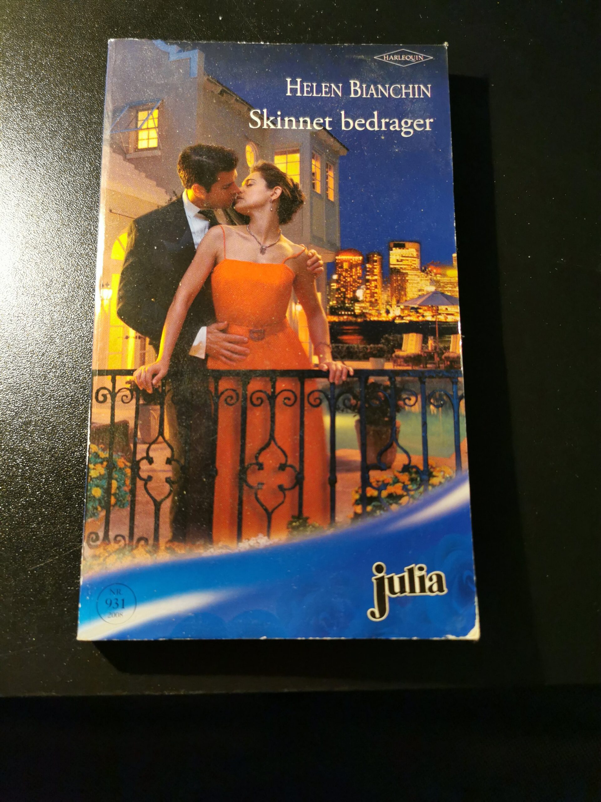 Skinnet bedrager - Helen Bianchin - Harlequin - Nr 931/2008
