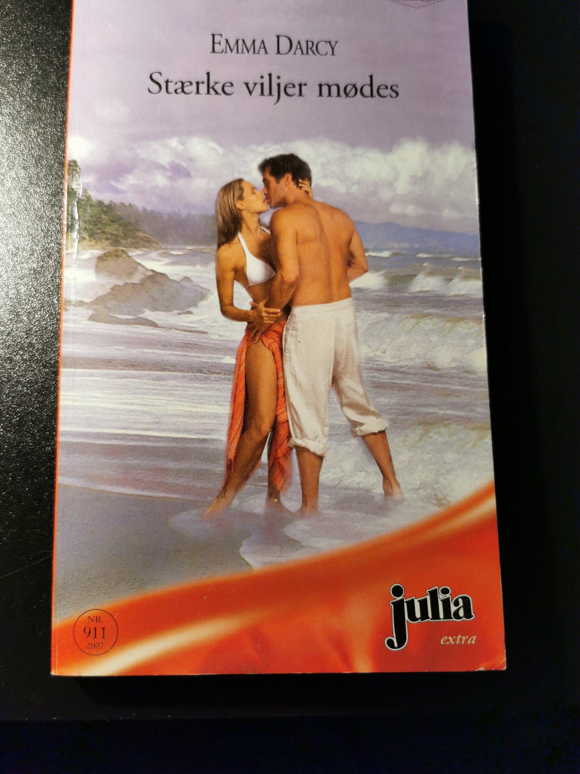Stærkeviljer mødes - Emma Darcy - Harlequin - Nr 911/2007