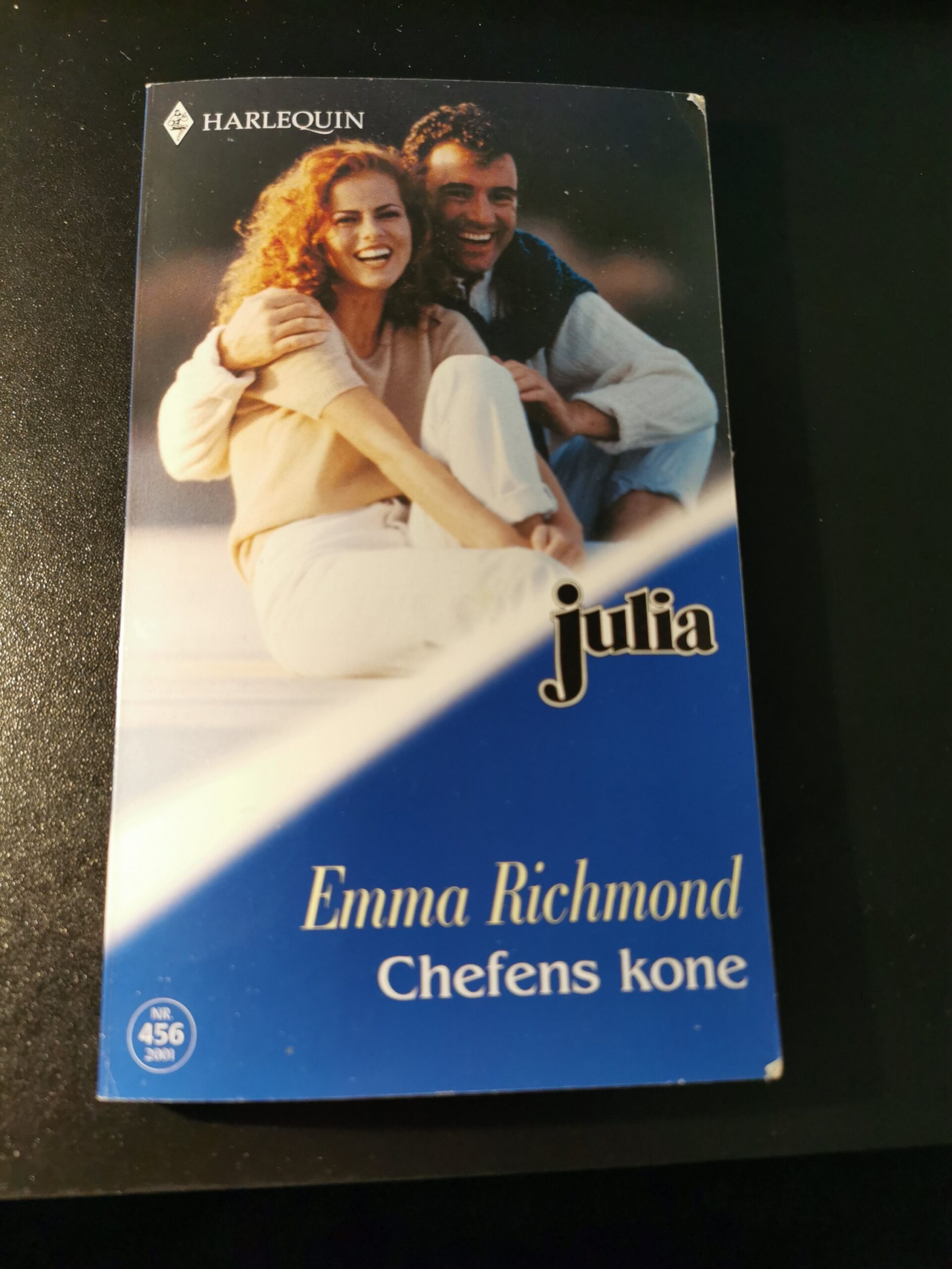 Chefens kone, Emma Richmond, Julia, Harlequin, Nr 456/2001