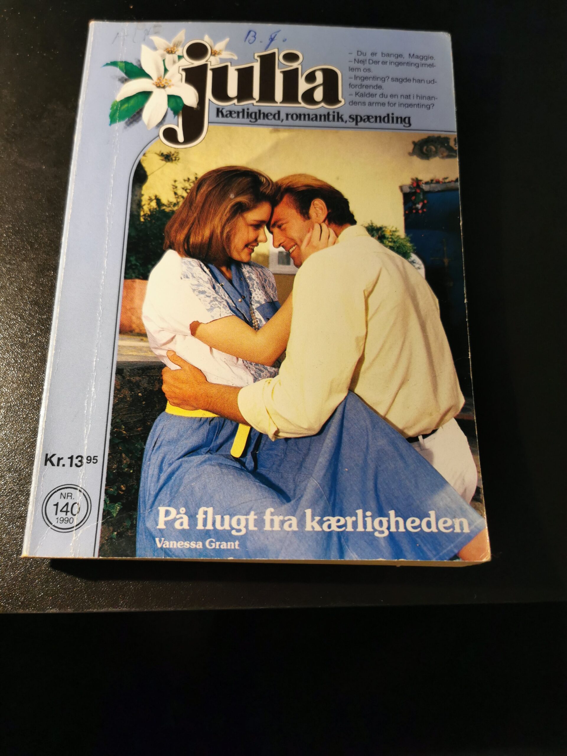 På flugt fra kærligheden, Vanessa Grant, Julia, Harlequin, Nr. 140/1990
