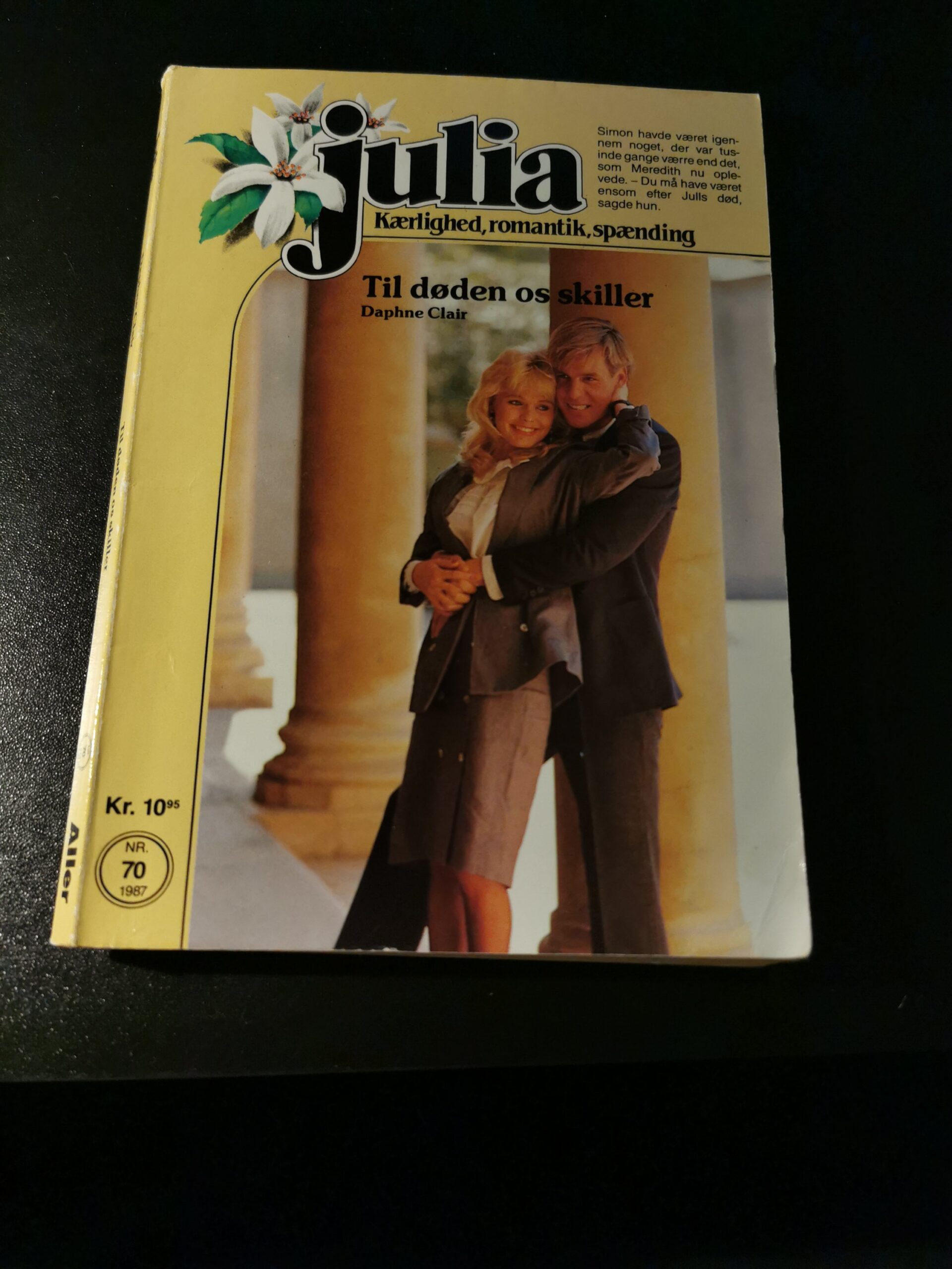 Til døden os skiller, Daphne Clair, Julia, Nr. 70/1987
