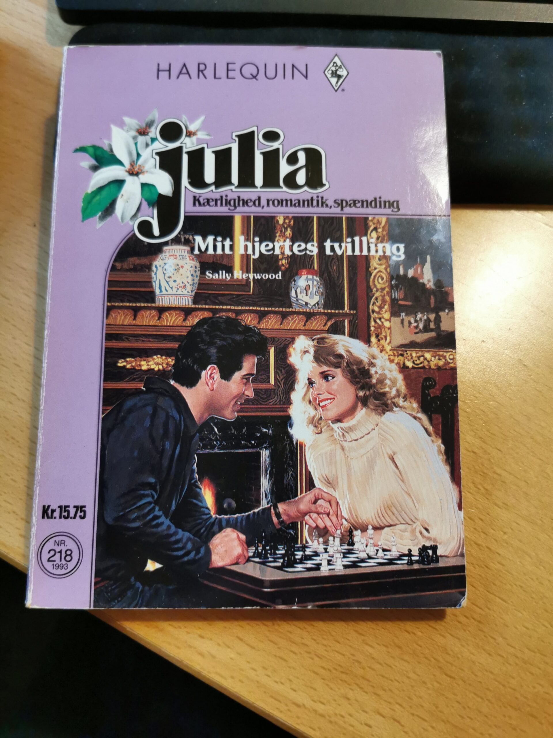 Mit hjertes tvilling, Sally Heywood, Julia, Nr. 218/1993