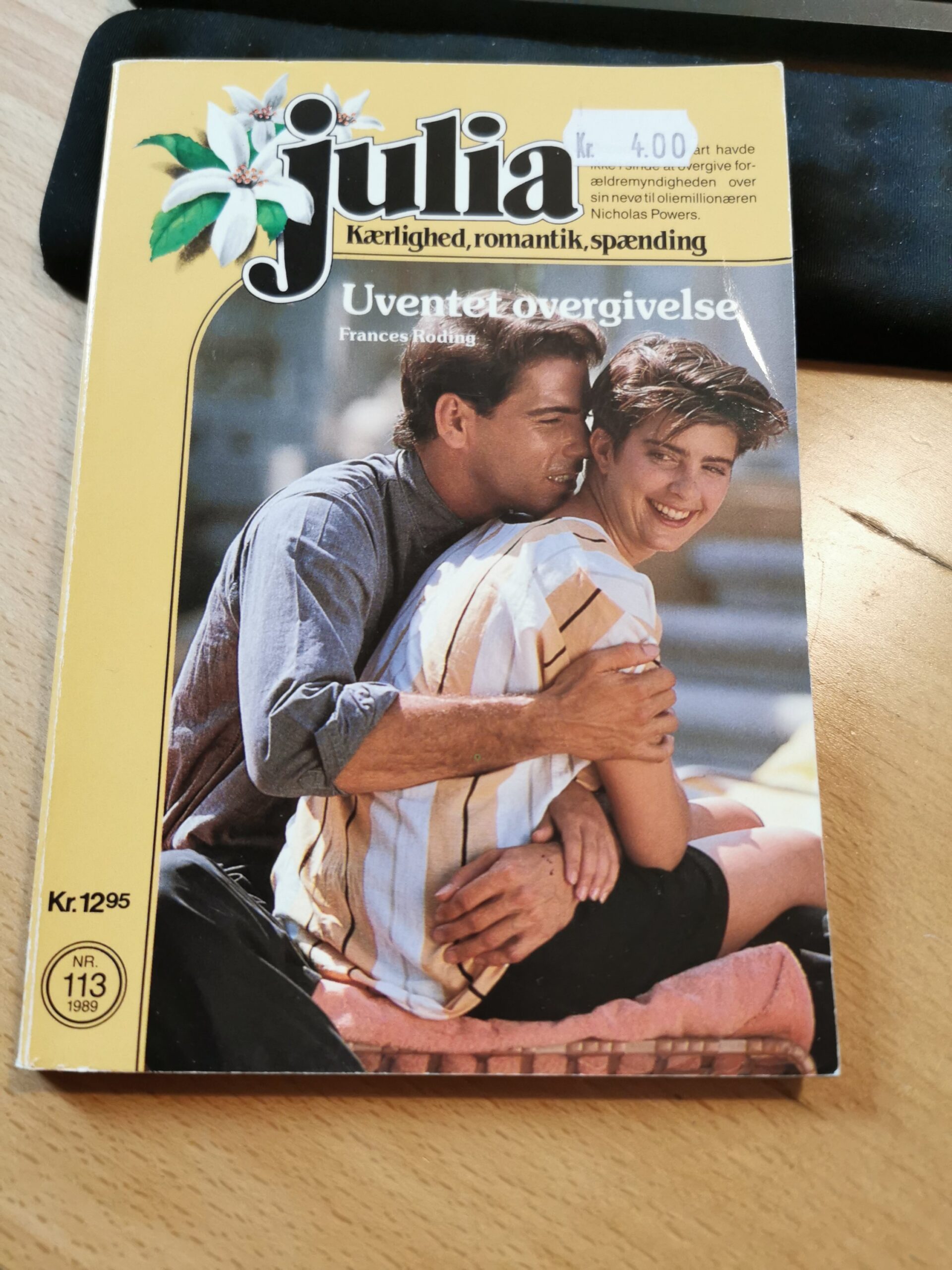 Uventet overgivelse, Frances Roding, Julia, Nr. 103/1988