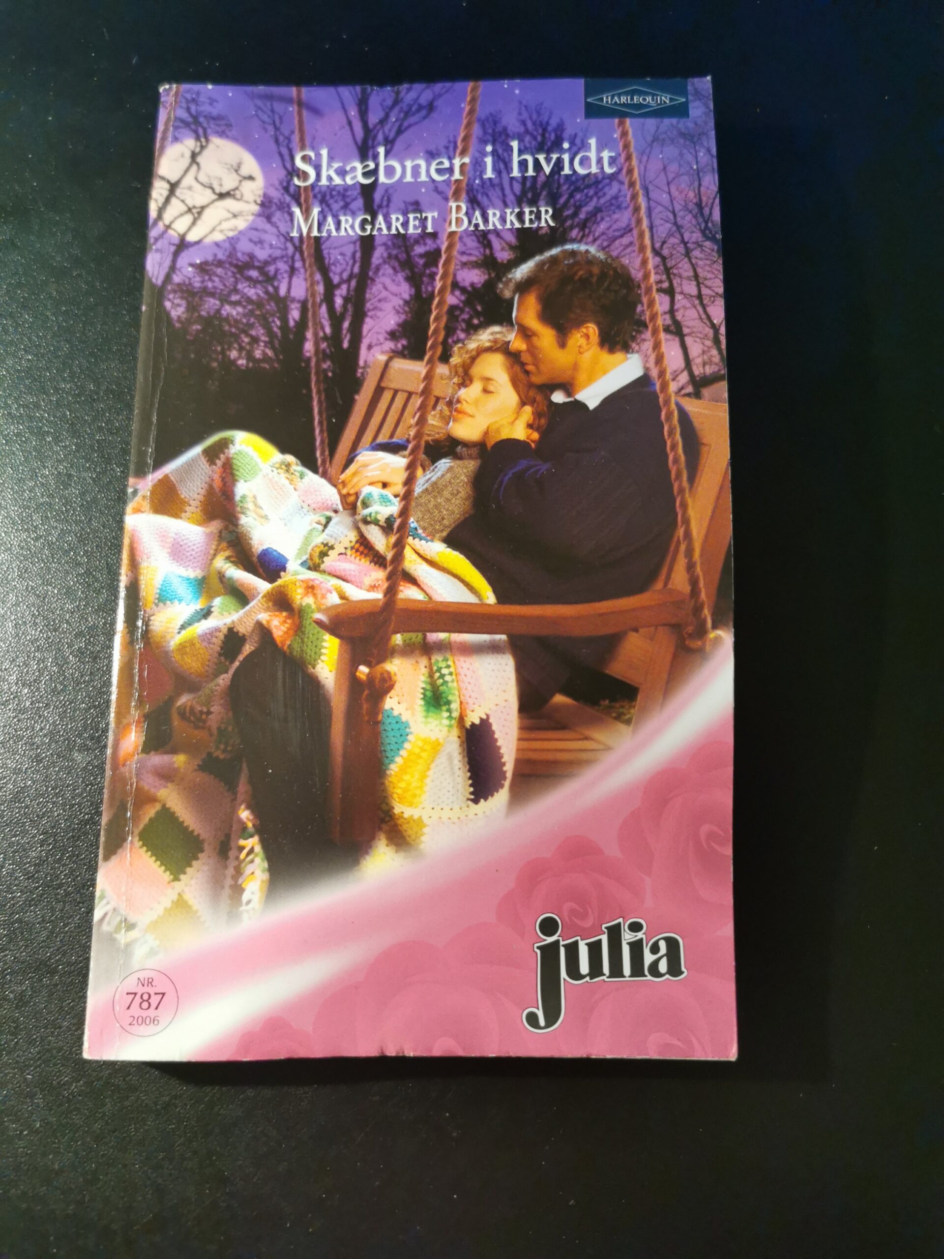 Skæbner i hvidt, Margaret Barker, Julia, Harlequin, Nr 787/2006