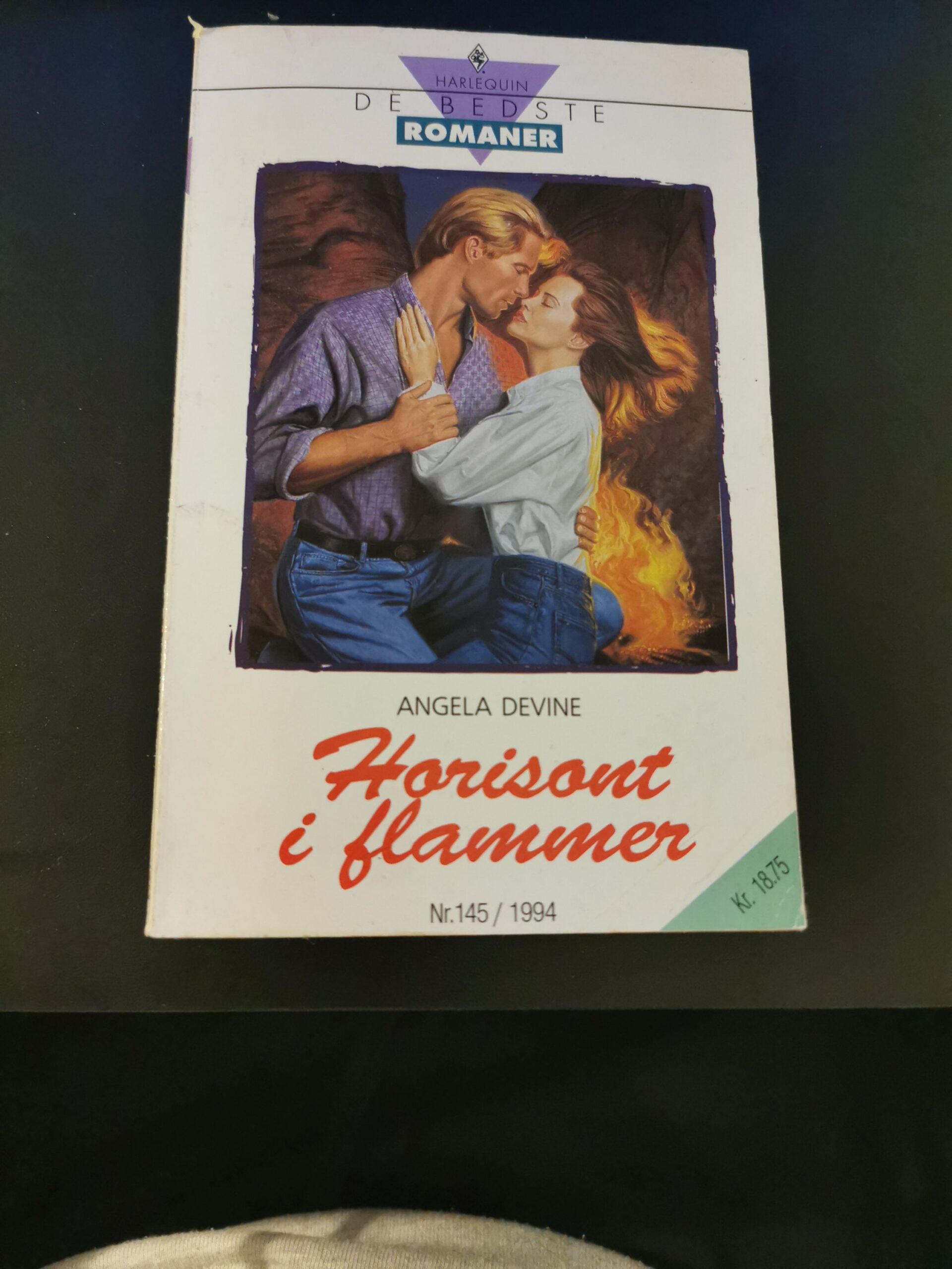 Horisont i flammer, Angela Devine, De bedste romaner, Nr 145/1994
