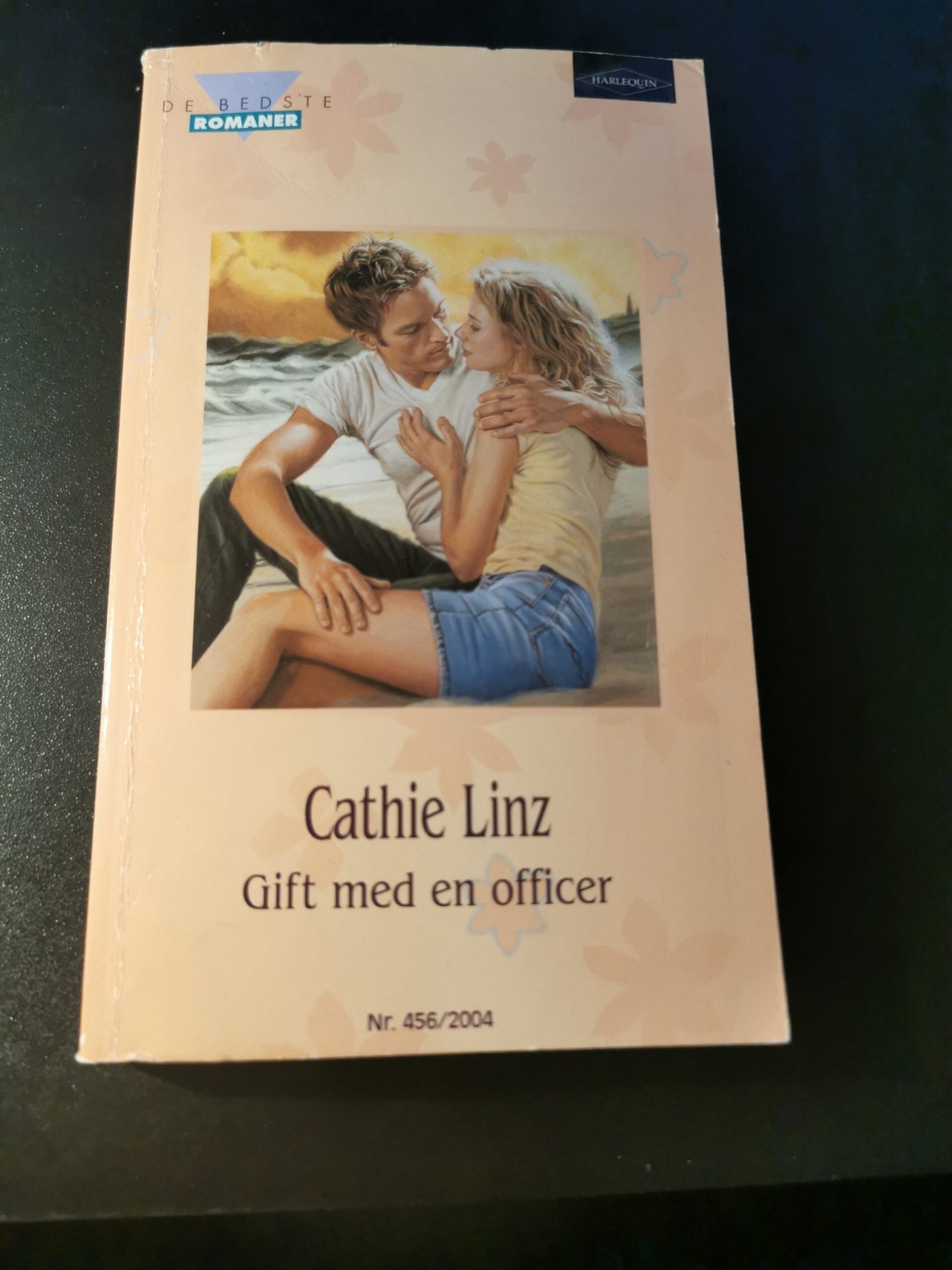 Gift med en officer, Cathie Linz, Harlequin, De bedste romaner, Nr 456/2004