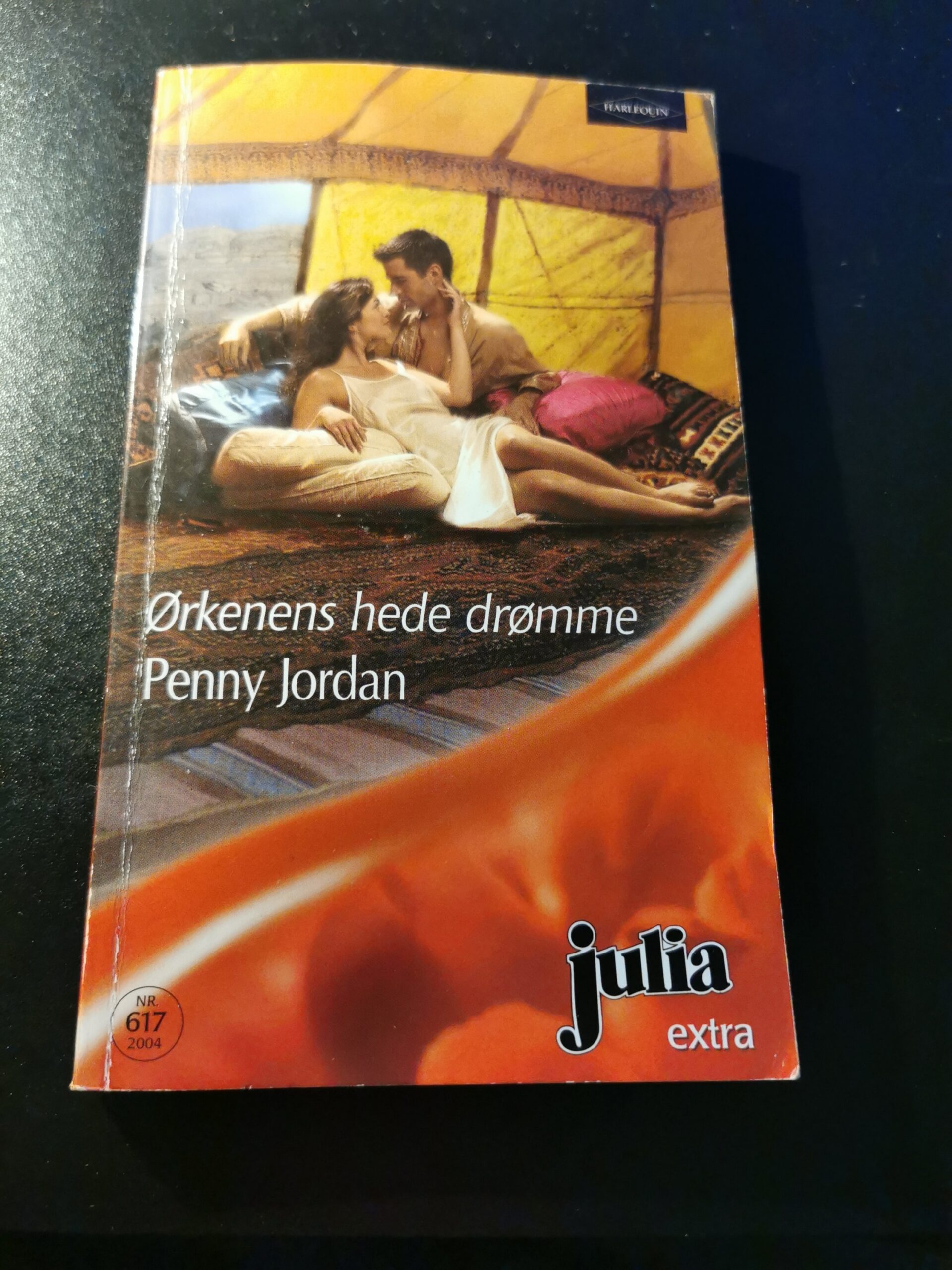 Ørkenens hede drømme, Penny Jodan, Harlequin, Julia, Nr. 617/2004