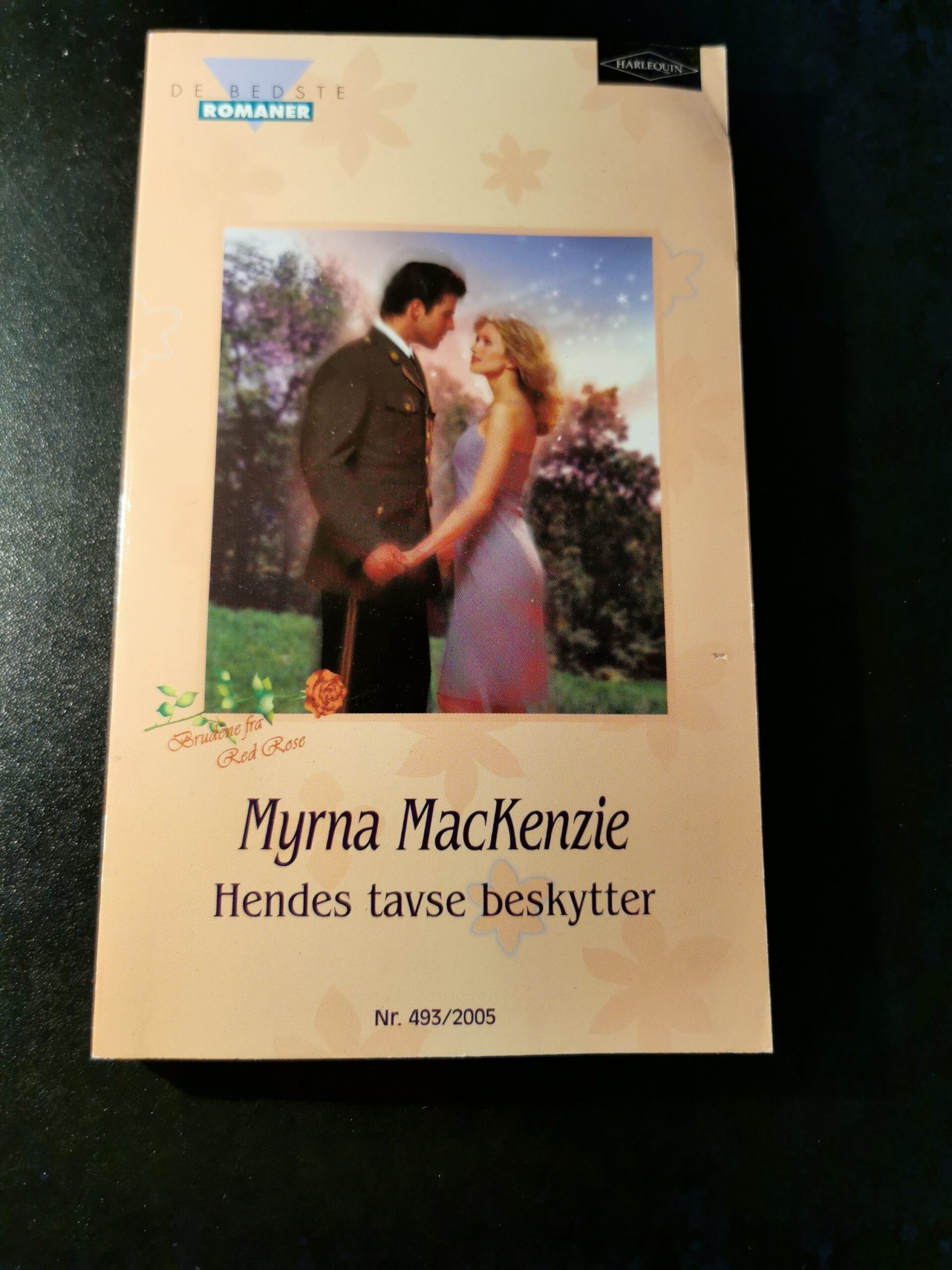 Hendes tavse beskytter, Myrna MacKenziee, De bedste romaner, Harlequin, Nr.493/2005