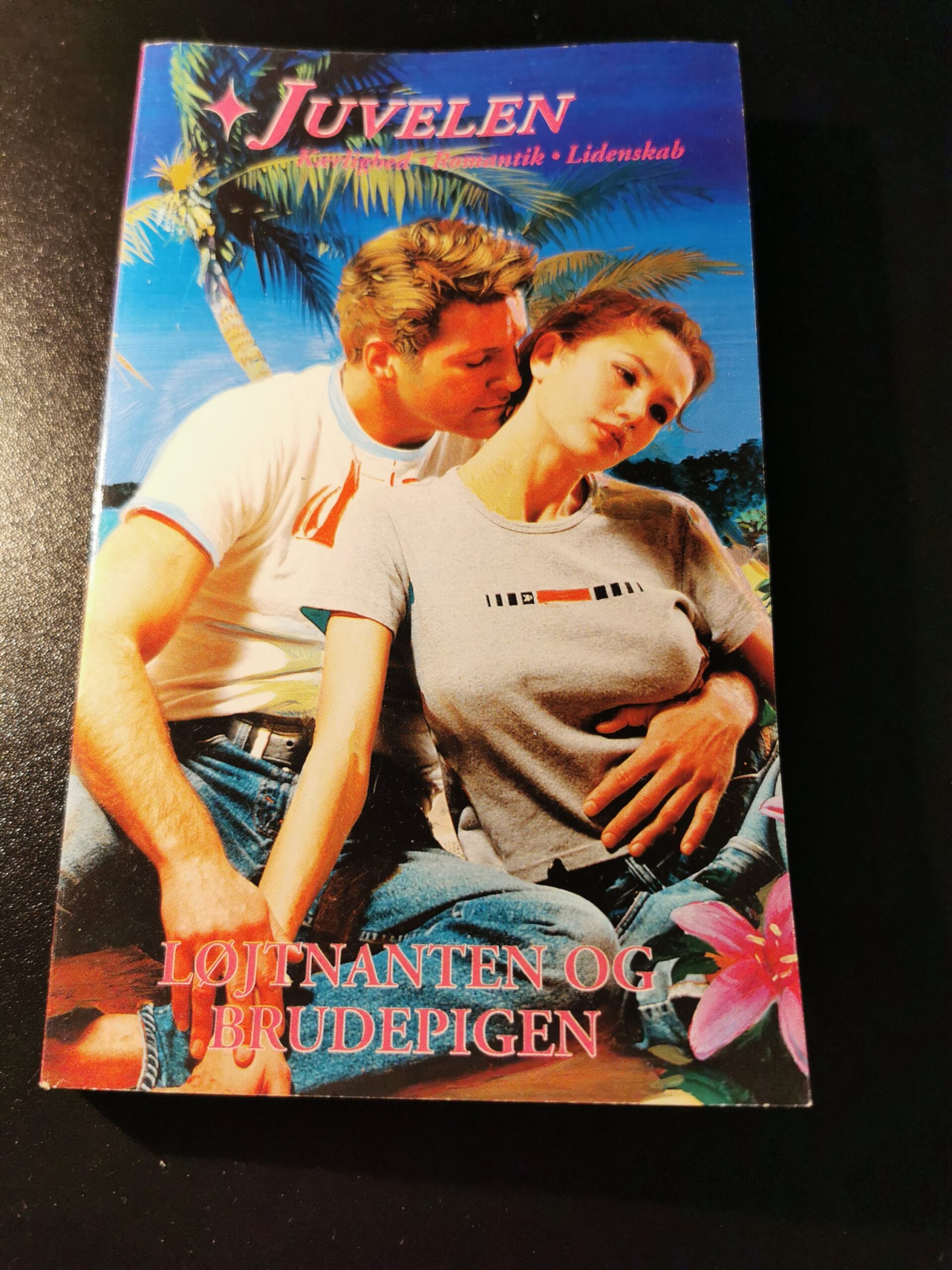Juvelen, Løjtnanten og brudepigen, Sasha Tomey, Egmont Tempo A/S, Nr. 50