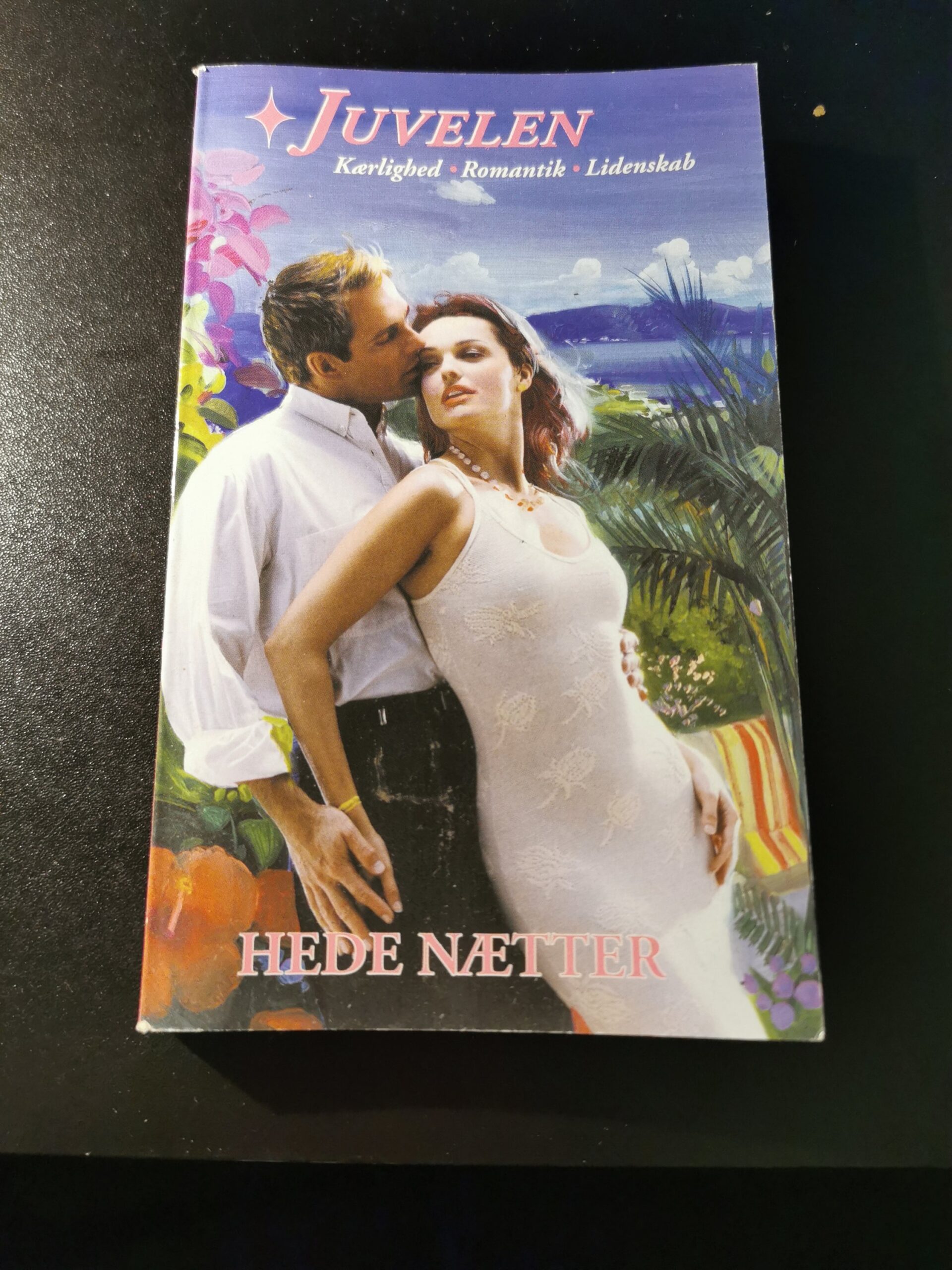 Juvelen, Hede nætter, Janice Maynard, Egmont Tempo A/S, Nr. 30