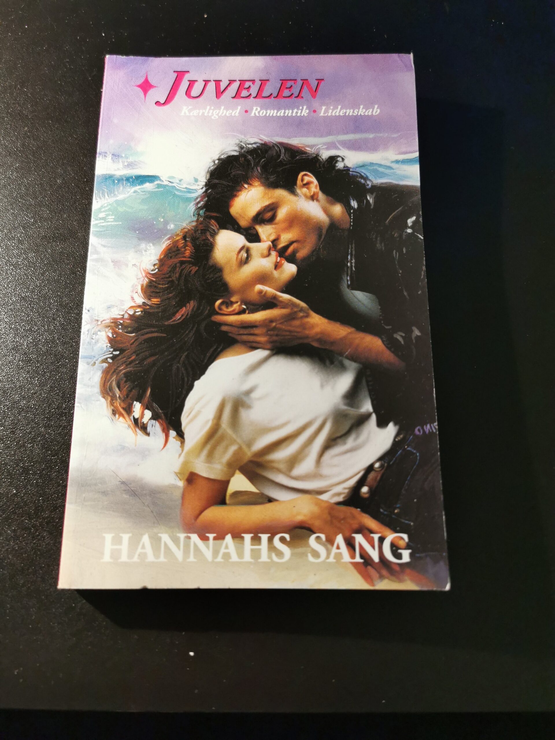 Juvelen, Hannahs sang, Mara Fitzcharles, Egmont Tempo A/S, Nr. 19